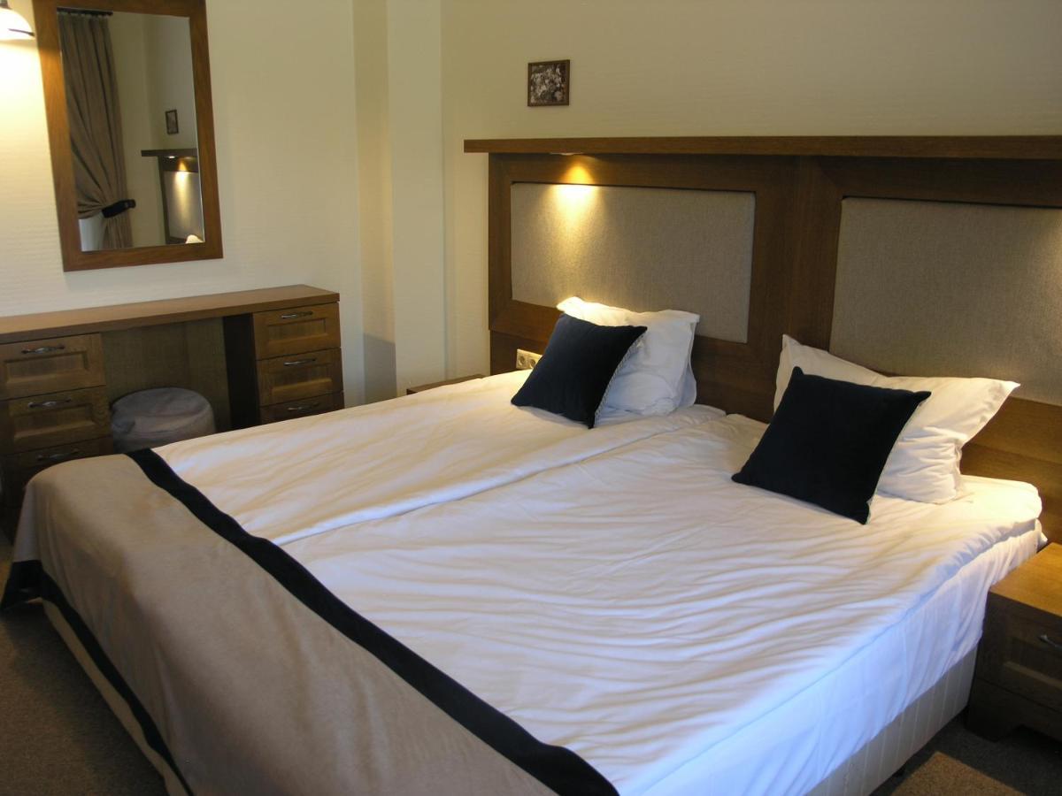 7 Pools Boutique Aparthotel 3*