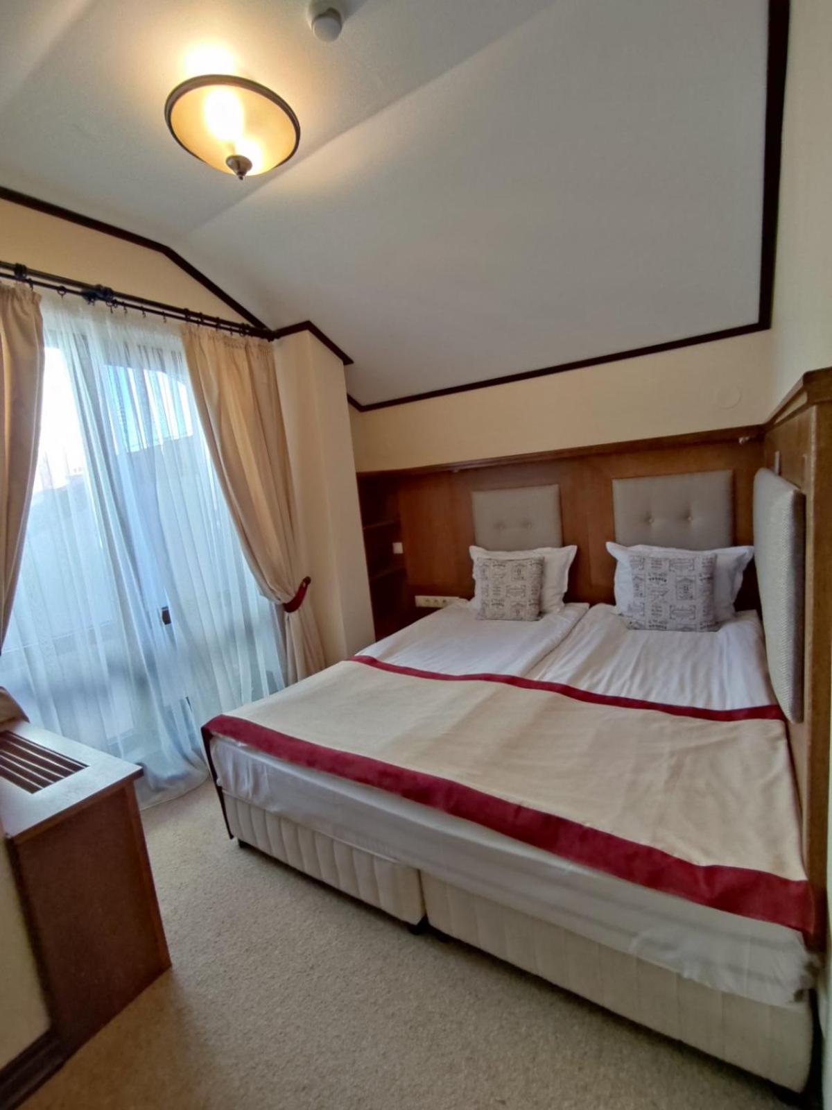 7 Pools Boutique 3*